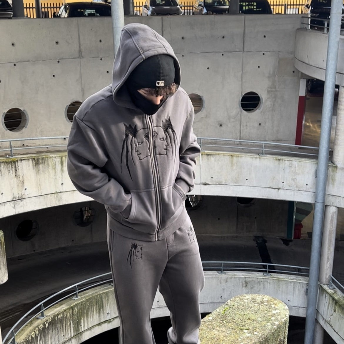 HOODIE ZIPPÉ "SYMMETRICAL"